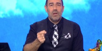 Ράδιο Αρβύλα: Ν. Σμύρνη-Ανώμαλοι πολίτες πέφτουν σε Γκλόπ Αστυνομικών![videos]