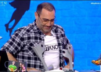 Ράδιο Αρβύλα: Με πατερίτσες ο Αντώνης Κανάκης[video]