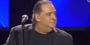 Με ενοχλεί που ο Βασίλης Καρράς έχει παχύνει τόσο και δεν μπορεί να αναπνεύσει