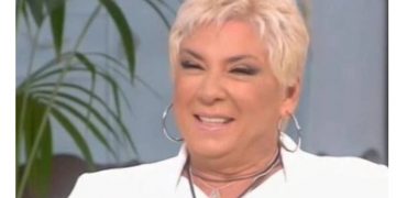 Alldaynews.gr Δείτε τι έγραψε η Δήμητρα Λιάνη στον τάφο του Ανδρέα Παπανδρέου