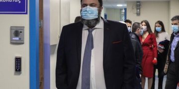 Δωρεά του Βαγγέλη Μαρινάκη στους σεισμόπληκτους στο Δαμάσι (vid)