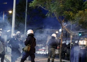 Νέα Σμύρνη: «Θα βιάσουμε μέχρι και το κουτάβι σου»-Καταγγελία για βασανισμό συλληφθέντα στη ΓΑΔΑ