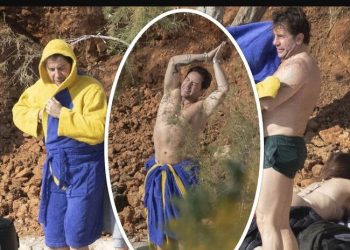 Γιώργος Μαζωνάκης: Ποιο κρύο; Απολαμβάνει τις βουτιές του στη Βουλιαγμένη![photos]