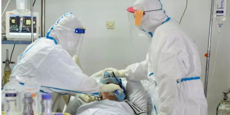 Alldaynews.gr “Μαύρη” μέρα: Πληροφορίες για πάνω από 3.000 κρούσματα σήμερα και ρεκόρ διασωληνωμένων