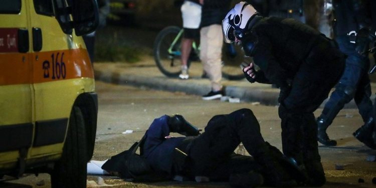 Alldaynews.gr Νέα Σμύρνη: Ταυτοποιήθηκε ο Αλβανός οπαδός που έριξε από την μηχανή τον αστυνομικό