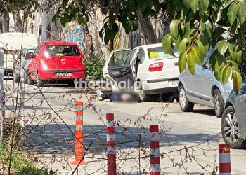Θεσσαλονίκη: 36χρονος βρέθηκε νεκρός έξω από το αυτοκίνητό του (pics)