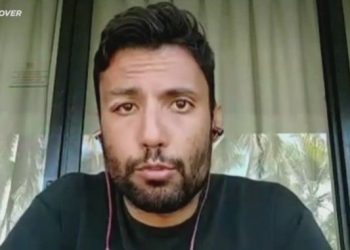 Survivor: Ο Ταβλαδάκης ξεσκεπάζει τον Τζέιμς – Κρυφάκουγε πίσω από δέντρα