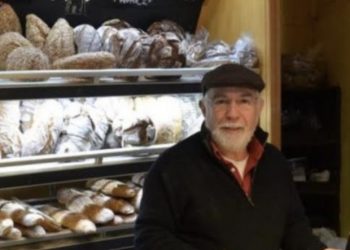 Alldaynews.gr Θρήνος: Πέθανε σήμερα ο αγαπημένος φούρναρης «Τάκης»-Δωρεάν δόθηκαν οι λαγάνες στον κόσμο