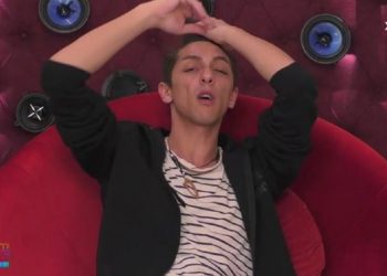 House of Fame: Έξω φρενών ο Θέμης! “Αν πάρω τα παπούτσια και τα πετάξω στην πισίνα θα φταίω”;