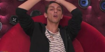 House of Fame: Έξω φρενών ο Θέμης! “Αν πάρω τα παπούτσια και τα πετάξω στην πισίνα θα φταίω”;