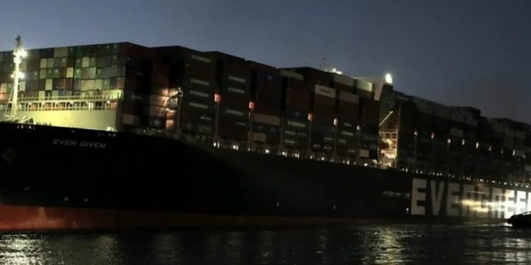 Alldaynews.gr Κατάσχεση στο Ever Given: Πάνω από 900 εκατ. δολ. αποζημίωση ζητεί η Αίγυπτος για τον αποκλεισμό της Διώρυγας του Σουέζ