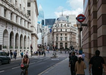 65 εκατ., 73% αντισώματα: Η χώρα που χλευάστηκε στην αρχή της πανδημίας, πέτυχε πρώτη την ανοσία της αγέλης