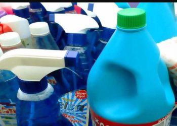 Μισούσε να είναι μητέρα και έδωσε στο 3χρονο παιδί της Χλωρίνη με καλαμάκι