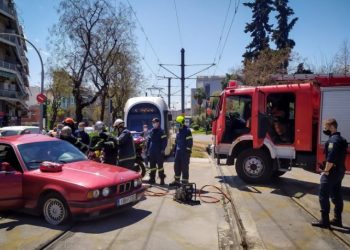 Απίστευτο Τροχαίο στο Νέο Κόσμο: Σύγκρουση τραμ με ΙΧ[Φωτογραφίες]