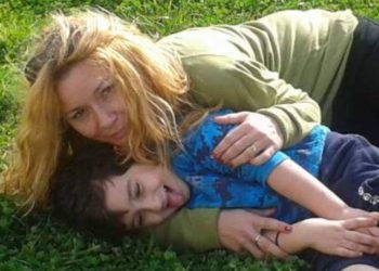 «Ο γιος μου είναι εκεί όπως το κάθε μωράκι που έφυγε – Είναι αγγελάκια… Μας περιμένουν με αγωνία…»