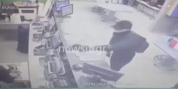 Κυψέλη: Ληστεία  χιλιάδων Ευρώ σε 28 δευτερόλεπτα[video]
