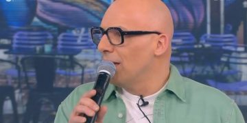 «Κάγκελο» ο Μουτσινάς: Τον πήρε τηλέφωνο η Ματίνα Παγώνη;[video]