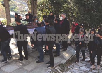 Τραγωδία-Μακρινίτσα: Σπαρακτικό το τελευταίο αντίο για τα 2 αδικοχαμένα αδέρφια[photos][video]