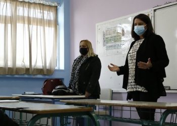 Κεραμέως: Πλέον έχει καλό καιρό-Μπορεί να γίνεται μάθημα και στο προαύλιο στα σχολεία