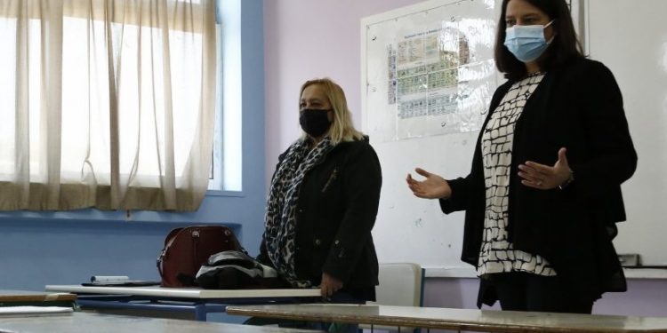 Alldaynews.gr Κεραμέως: Πλέον έχει καλό καιρό-Μπορεί να γίνεται μάθημα και στο προαύλιο στα σχολεία