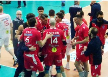 Φοίνικας Σύρου – Παναθηναϊκός: Σύρραξη στο φινάλε με παίκτες να πιάνονται στα χέρια