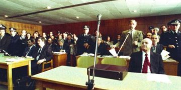 Σαν Σήμερα: Μένιος Κουτσόγιωργας-Πέθανε σε ζωντανή τηλεοπτική μετάδοση[video]