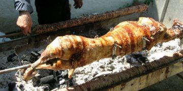 Alldaynews.gr Σούβλισμα: Όλα τα μυστικά για να βγει “λουκούμι” το αρνί