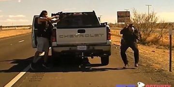 Alldaynews.gr ΗΠΑ: Έμπορος ναρκωτικών σκότωσε εν ψυχρώ αστυνομικό που τον σταμάτησε για έλεγχο – ΠΟΛΥ ΣΚΛΗΡΕΣ ΕΙΚΟΝΕΣ