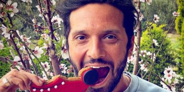 Alldaynews.gr Δημήτρης Μοθωναίος: «Μετά τη συνέντευξη, μου έστειλε μήνυμα αυτός που με κακοποίησε»