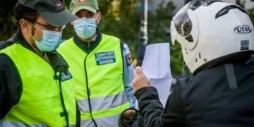 Alldaynews.gr Πήγε να πατήσει δημοτικό αστυνομικό επειδή του έκοψε κλήση: «Έχε χάρη που δεν δέρνω σήμερα»