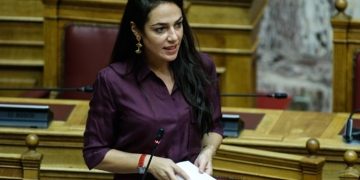 Alldaynews.gr Με AstraZeneca εμβολιάστηκε η Δόμνα Μιχαηλίδου