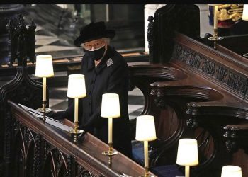 Κηδεία πρίγκιπα Φίλιππου: Καταρρακωμένη και μόνη η Ελισάβετ αποχαιρέτησε τον αγαπημένο της σύζυγο[photos]