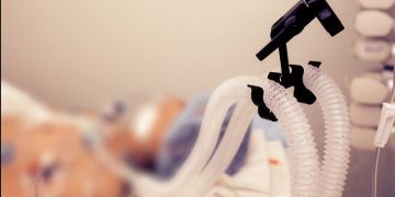 Alldaynews.gr Σε κρίσιμη γνωστός τραγουδιστής: Σε κώμα μετά από υπερβολική δόση ναρκωτικών