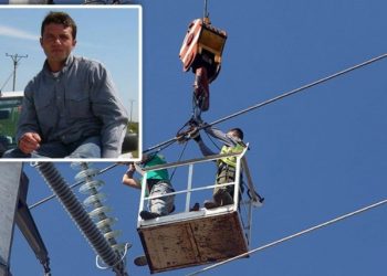 Νεκρός κρεμασμένος για 2 ώρες στην κολόνα της ΔΕΗ ο 45χρονος που χτυπήθηκε απο 20.000 volt! Θρήνος απο την οικογένειά του[photos]