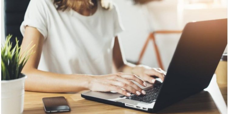 Alldaynews.gr Καταργείται η κυριακάτικη αργία για κλάδους-Τι ισχύει με αμοιβές και ρεπό