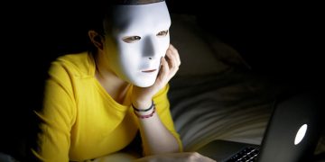 Alldaynews.gr Μάνια Τέκου: Ο «θάνατος» που συγκλόνισε το ελληνικό Internet, τους ξεγέλασε όλους