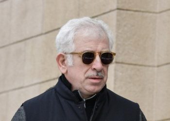 Πέτρος Φιλιππίδης:  Δεν εμφανίστηκε στο δικαστήριο-Έλαβε προθεσμία να απολογηθεί