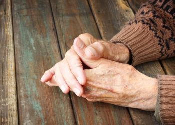 Alldaynews.gr Αποκάλυψη Σοκ απο την «Γραμμή Ζωής»-Άρπαξαν και εξαφάνισαν τους γονείς τους για να τους αποσπάσουν τις περιουσίες τους