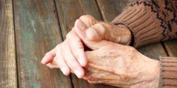 Alldaynews.gr Αποκάλυψη Σοκ απο την «Γραμμή Ζωής»-Άρπαξαν και εξαφάνισαν τους γονείς τους για να τους αποσπάσουν τις περιουσίες τους