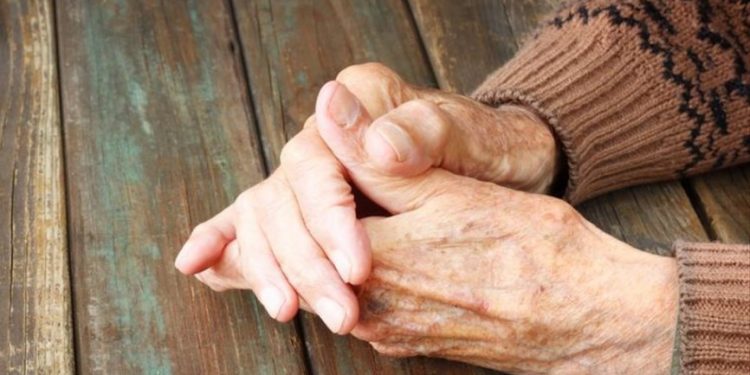 Alldaynews.gr Αποκάλυψη Σοκ απο την «Γραμμή Ζωής»-Άρπαξαν και εξαφάνισαν τους γονείς τους για να τους αποσπάσουν τις περιουσίες τους