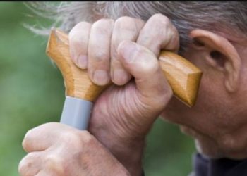 Τραγικές στιγμές για 85χρονο: Του έκανε έξωση ο ίδιος του ο γιός λίγο καιρό αφού “έχασε” την σύζυγό του