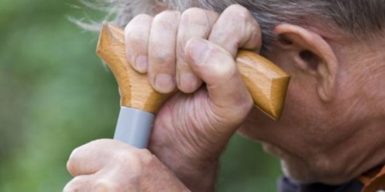 Τραγικές στιγμές για 85χρονο: Του έκανε έξωση ο ίδιος του ο γιός λίγο καιρό αφού “έχασε” την σύζυγό του