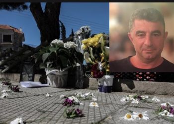 Δολοφονία Καραϊβάζ: Ένα λουλούδι στη μνήμη του άφησαν η σύζυγός του και γείτονες[video]