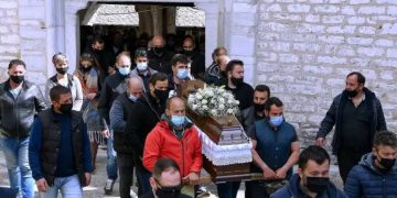 Έγκλημα Μακρινίτσα: Τους ήθελε Νεκρούς-Έμπηξε βαθιά το μαχαίρι στην καρδιά-Σοκάρουν οι λεπτομέρειες από την ιατροδικαστή