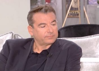 Ζήλιες ο Λιάγκας! Κοίταξε κρυφά το κινητό της Φαίης Σκορδά[video]