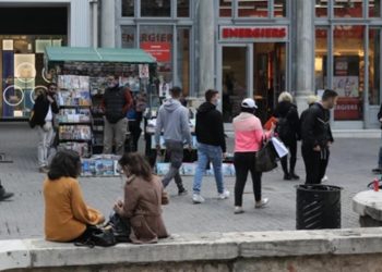 Τελειώνει το click away: Πριν από την Μεγάλη Εβδομάδα θα ψωνίζουμε χωρίς ραντεβού