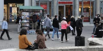 Alldaynews.gr Τελειώνει το click away: Πριν από την Μεγάλη Εβδομάδα θα ψωνίζουμε χωρίς ραντεβού