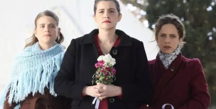 Alldaynews.gr Άγριες Μέλισσες – Spoiler: Ο Βόσκαρης πριν πεθάνει αποκαλύπτει στη Ελένη ποιος σκότωσε τον πατέρα της