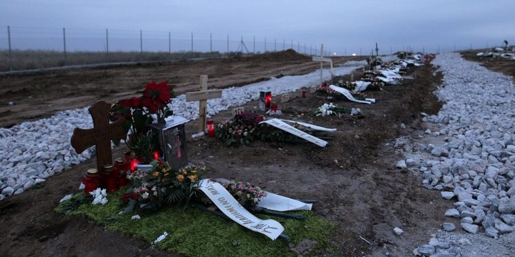 Καταγγελία: Άθλια η κατάσταση στα νεκροταφεία-«Τον έφεραν σε μαύρη σακούλα και τον άφησαν άταφο»[photos]