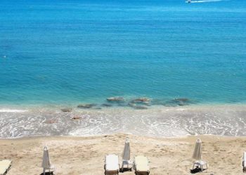 Τραγωδία στη Βουλιαγμένη-Πήγε για μπάνιο και την ανέσυραν Νεκρή